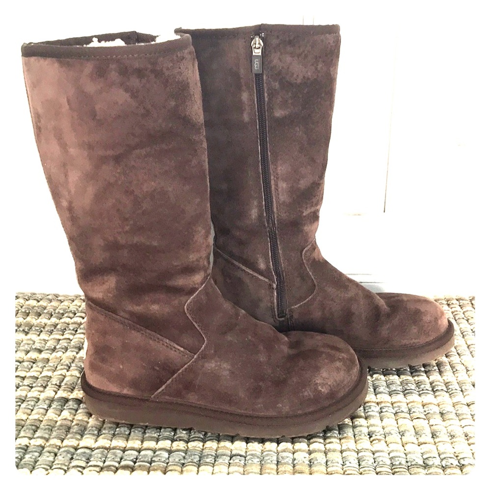 Dark chocolate brown size 6 Uggs tall zipper boots